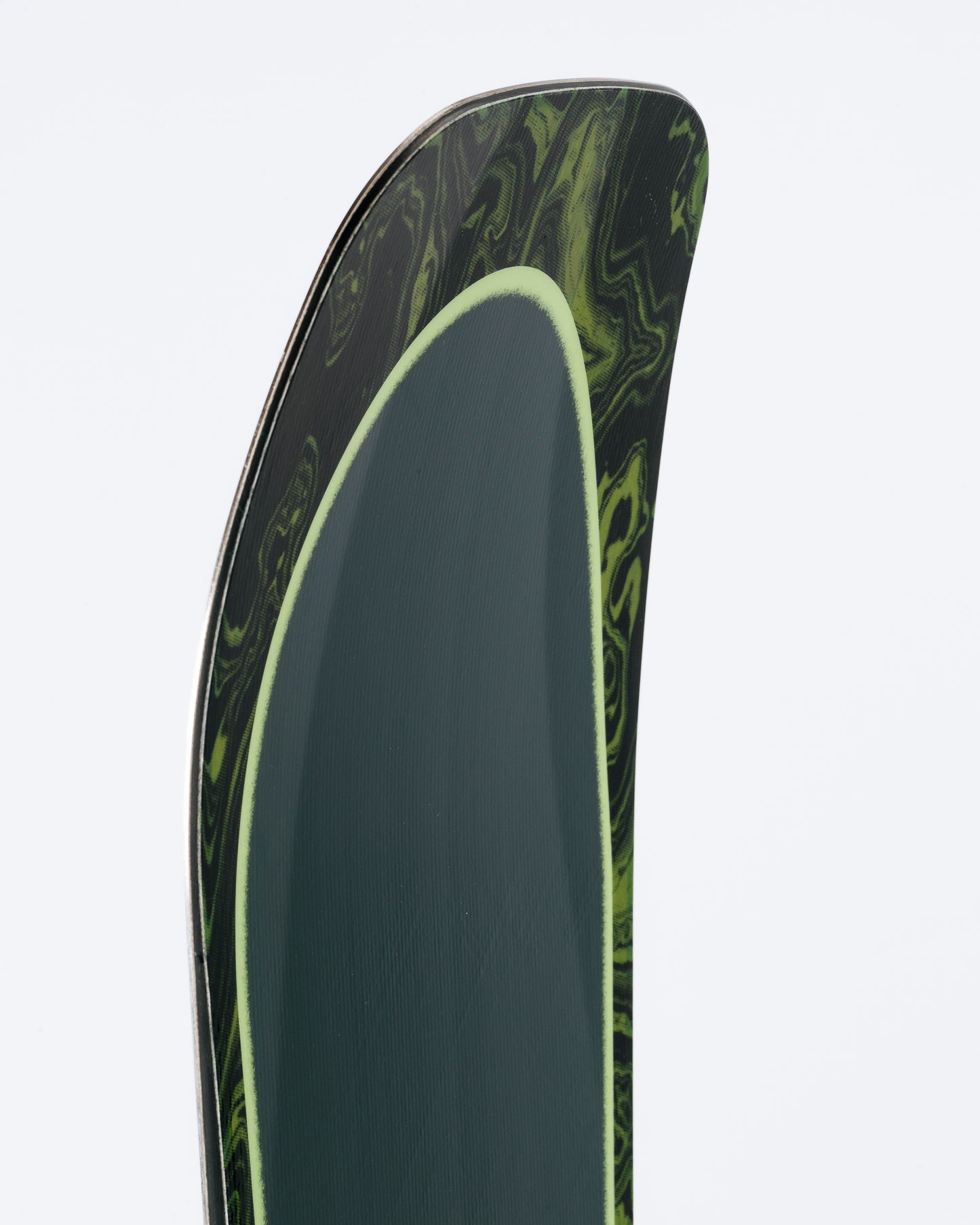 The nose of powder snowboard with Directional Diamond 3D technology visible. Ravine 2025 | Rome Snowboards™